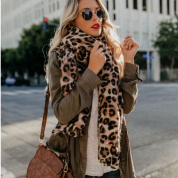 ‘PEGGY’ Leopard Print Blanket Scarf - Picture 2 of 5